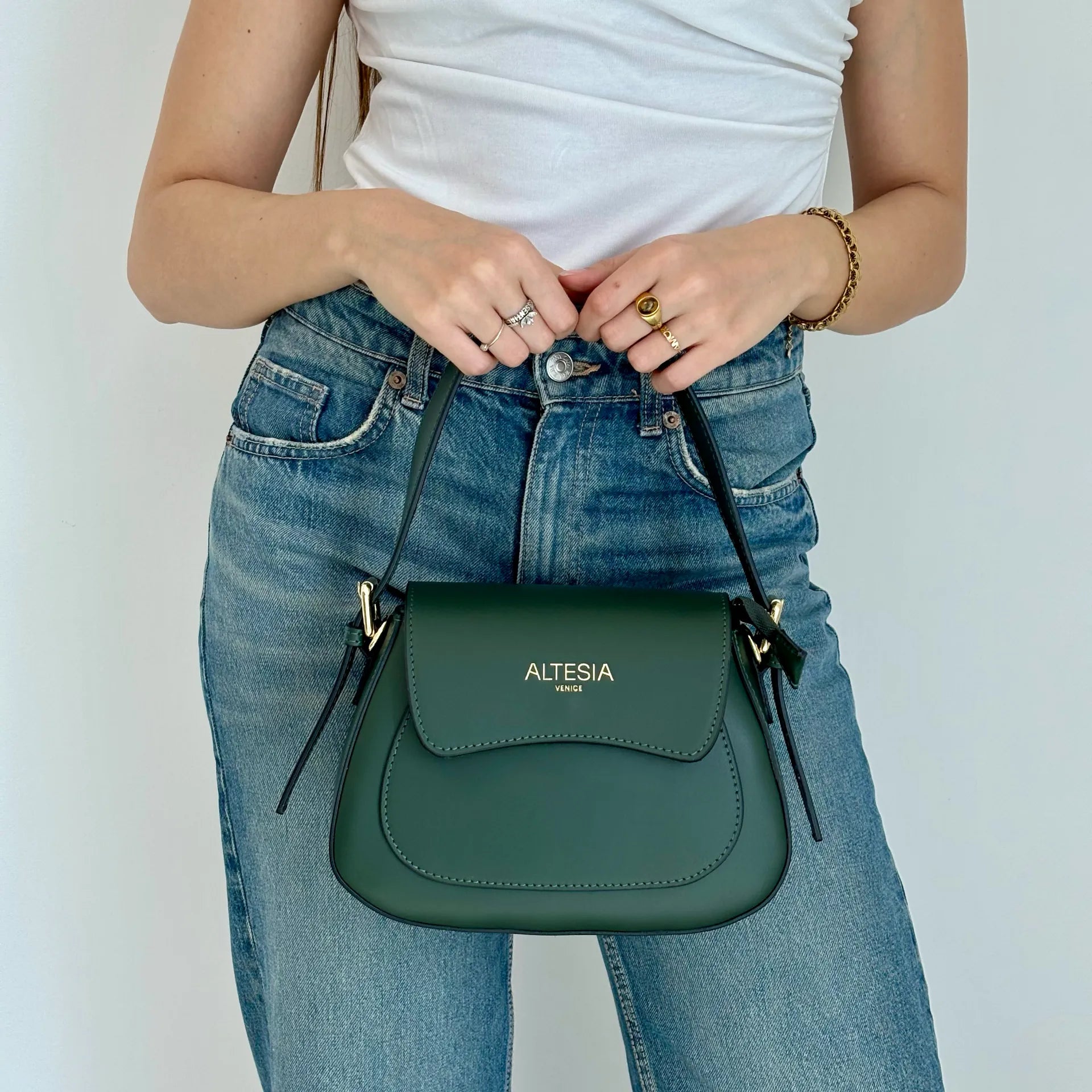 Ambra Green
